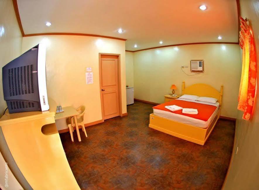 Subic Waterfront Resort And Hotel Exterior foto